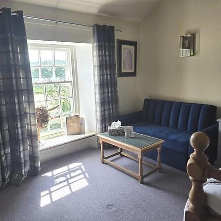 The Brown Horse 3*