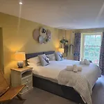 The Brown Horse Мини-отель 3*